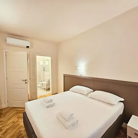 & Comfort - Duomo Views Appartement