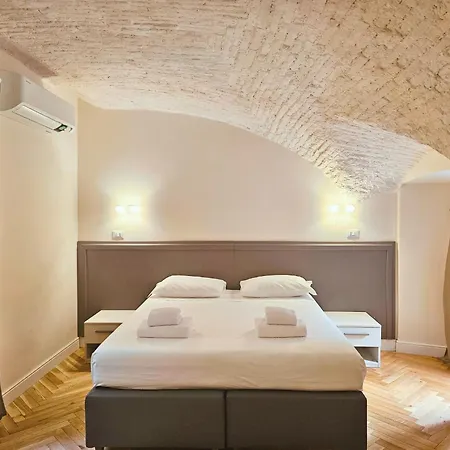 & Comfort - Duomo Views Appartement *